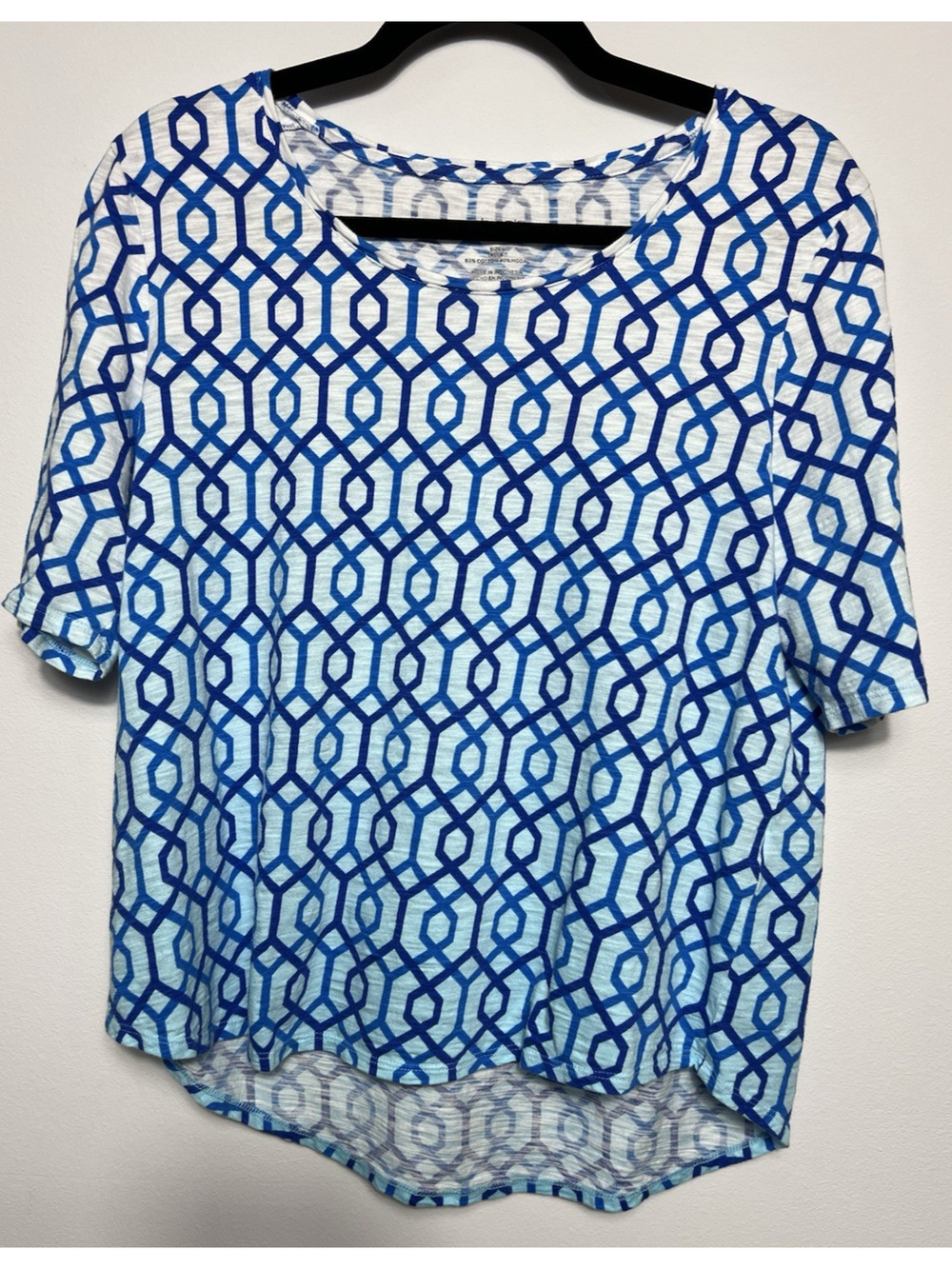 CHICO'S-L/2 The Ultimate Tee-Scoop Neck-Short Sleeve-COTTON &‎ MODAL-Geometric